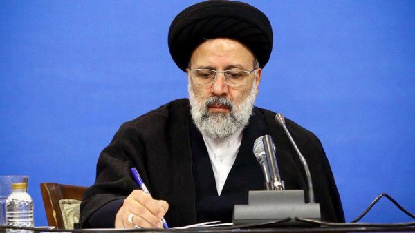 مرتبطین با دستگاه قضایی بدانند که این دستگاه هیچ گونه فسادی را بر نمیتابد مرتبطین با دستگاه قضایی بدانند که این دستگاه هیچ گونه فسادی را بر نمیتابد
