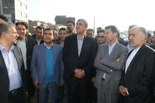 وزیر راه از کلنگ زنی فاز سوم پایانه مرزی رازی خوی امتناع کرد وزیر راه از کلنگ زنی فاز سوم پایانه مرزی رازی خوی امتناع کرد