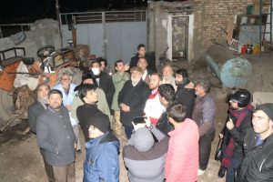 حضور گرم مسئولین ارشد استانی در سرمای سوزناک مناطق زلزله زده خوی+تصاویر