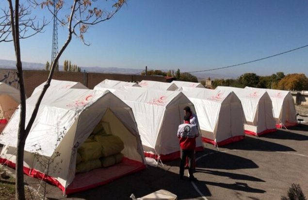 تامین برق چادر‌های اسکان موقت برای زلزله‌زدگان آذربایجان‌غربی