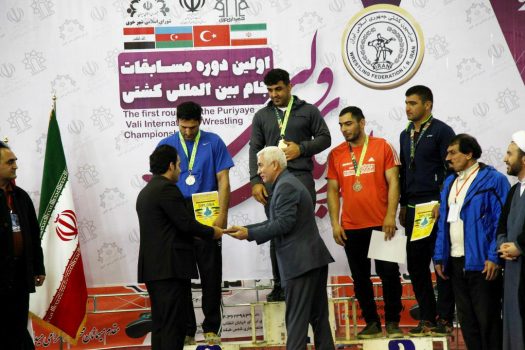 تیم خوی فاتح مسابقات بین المللی کشتی جام پوریای ولی تیم خوی فاتح مسابقات بین المللی کشتی جام پوریای ولی